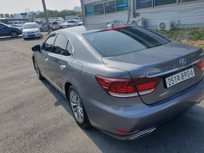 Lexus LS