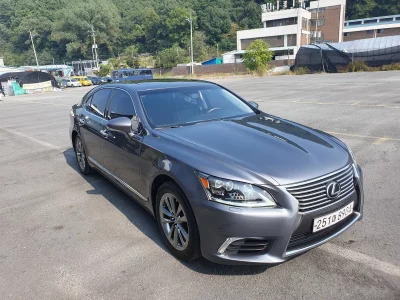 Lexus LS