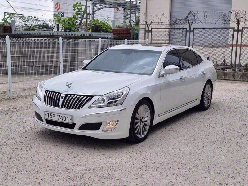 Hyundai Equus