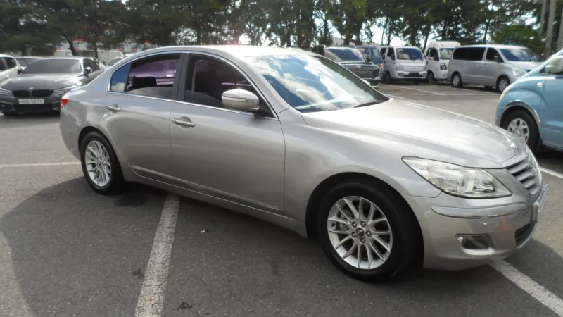 Hyundai Genesis