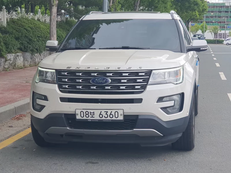 Ford EXPLORER