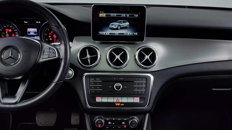 Mercedes-Benz GLA-Class