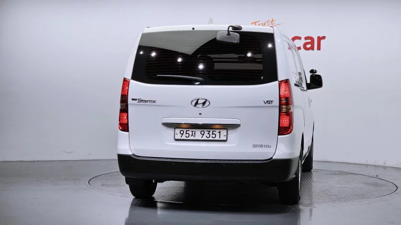 Hyundai Starex