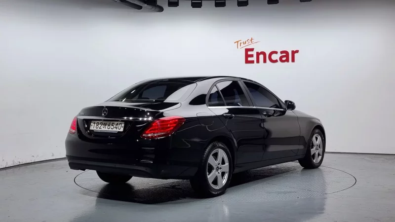 Mercedes-Benz C-Class