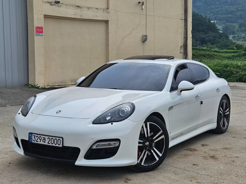 Porsche PANAMERA
