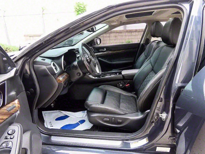 Nissan MAXIMA
