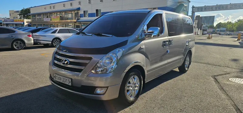 Hyundai Grand Starex