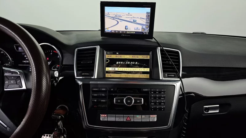 Mercedes-Benz M-class