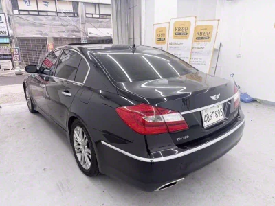 Hyundai Genesis