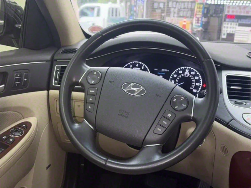 Hyundai Genesis
