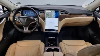 Tesla MODEL S
