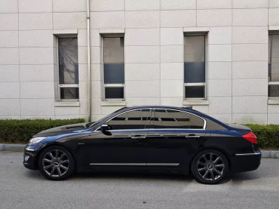 Hyundai Genesis