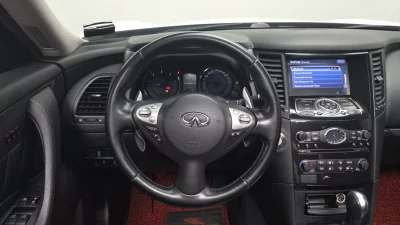 Infiniti QX70
