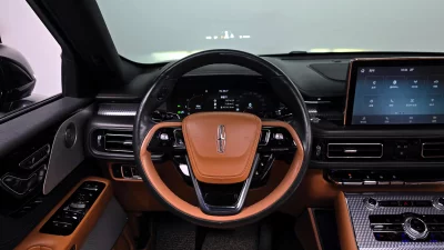 Lincoln AVIATOR