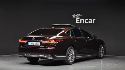 Lexus LS