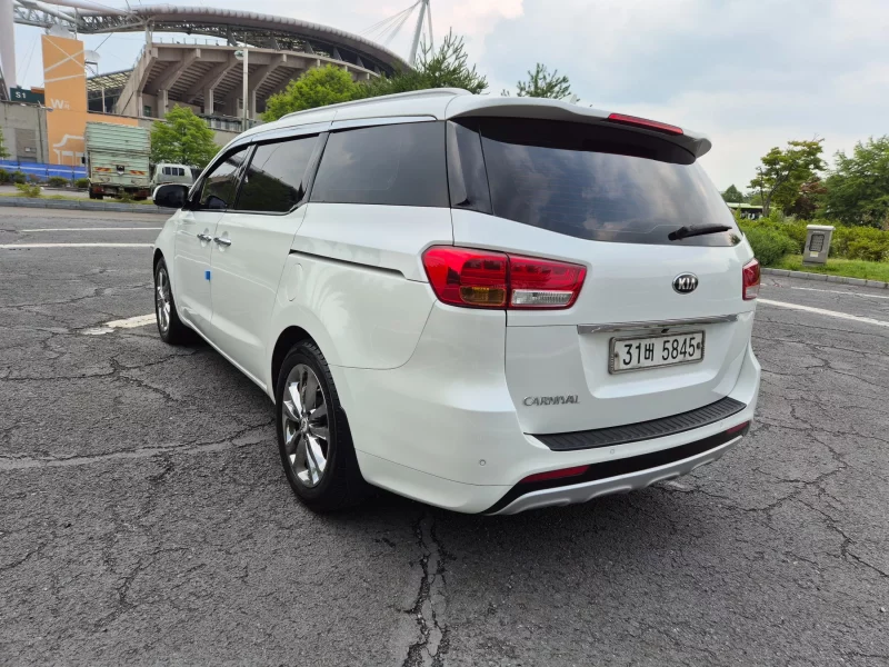 Kia Carnival