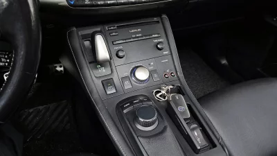 Lexus CT200h