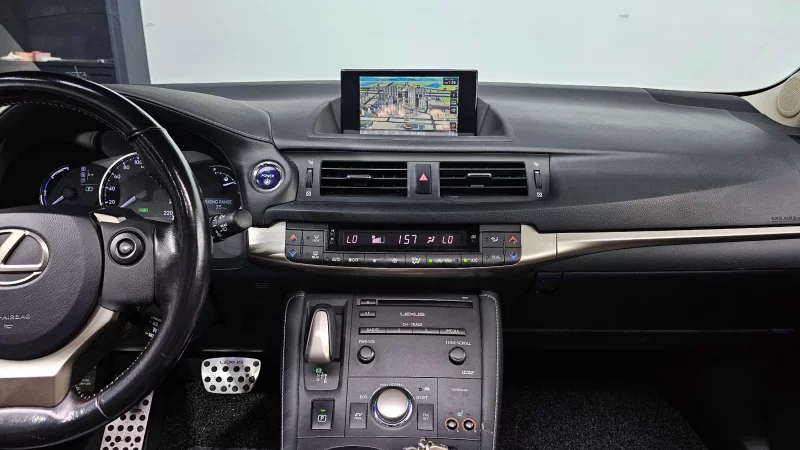 Lexus CT200h