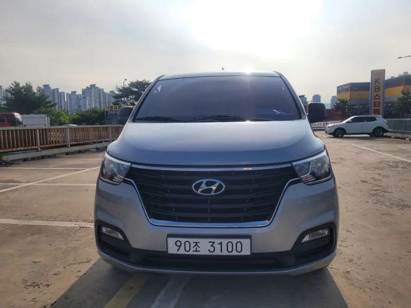 Hyundai Starex