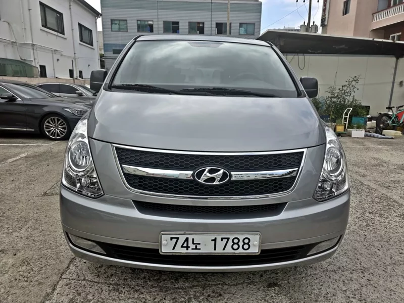 Hyundai Starex