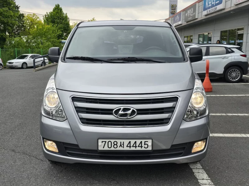 Hyundai Starex