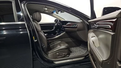 Genesis EQ900