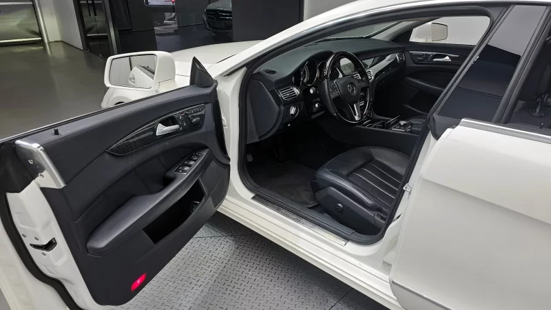 Mercedes-Benz CLS-Class