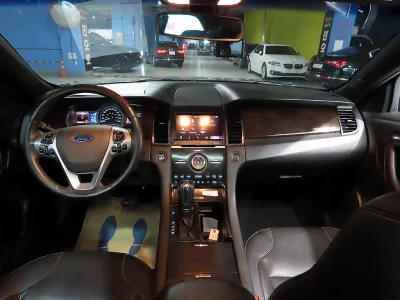 Ford TAURUS