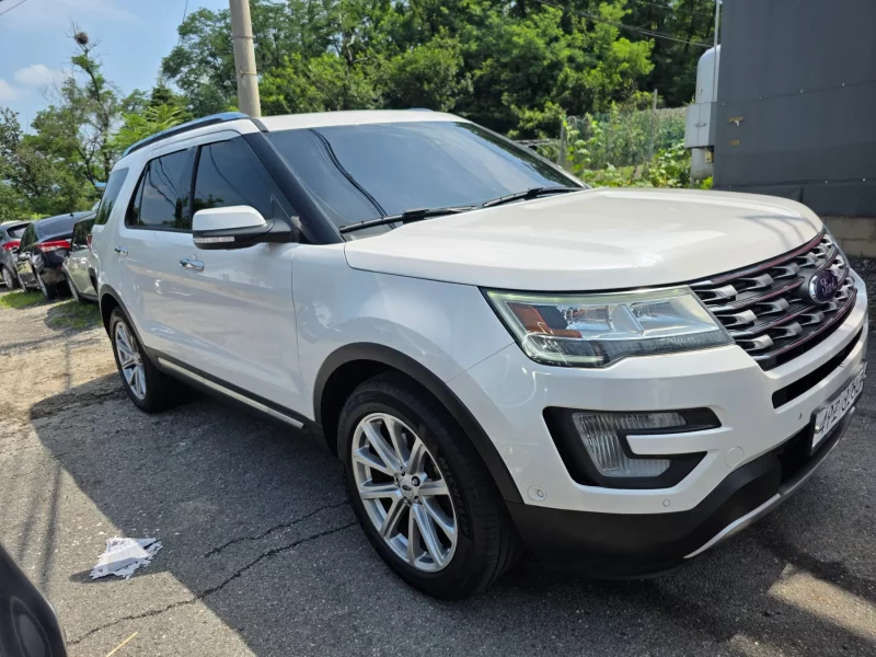 Ford EXPLORER