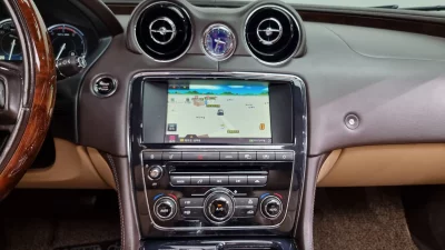 Jaguar XJ