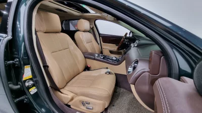 Jaguar XJ