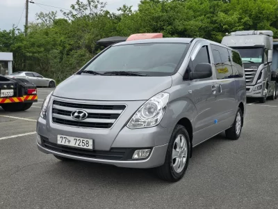 Hyundai Starex