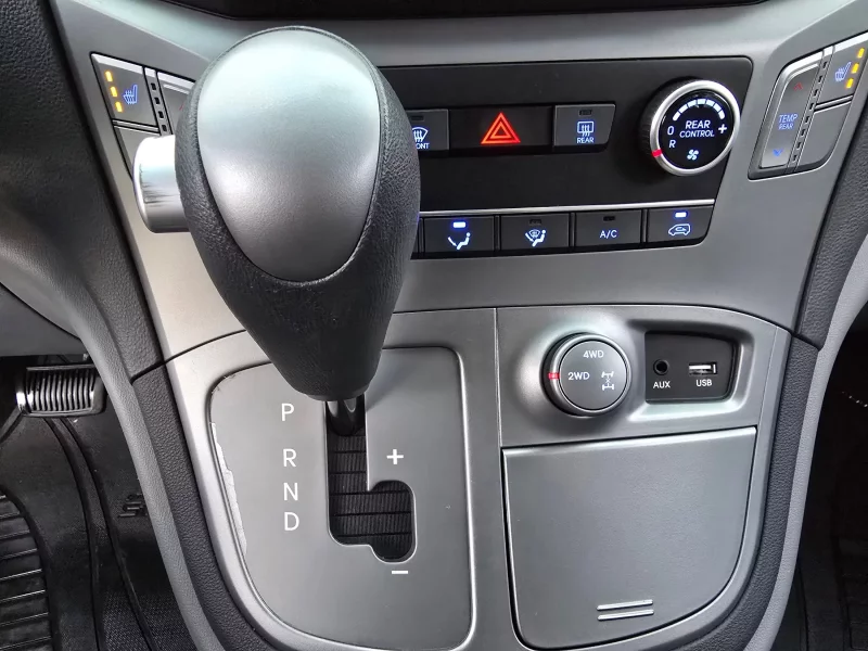 Hyundai Grand Starex