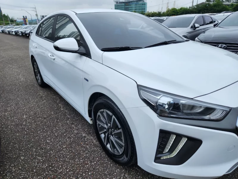 Hyundai Ioniq