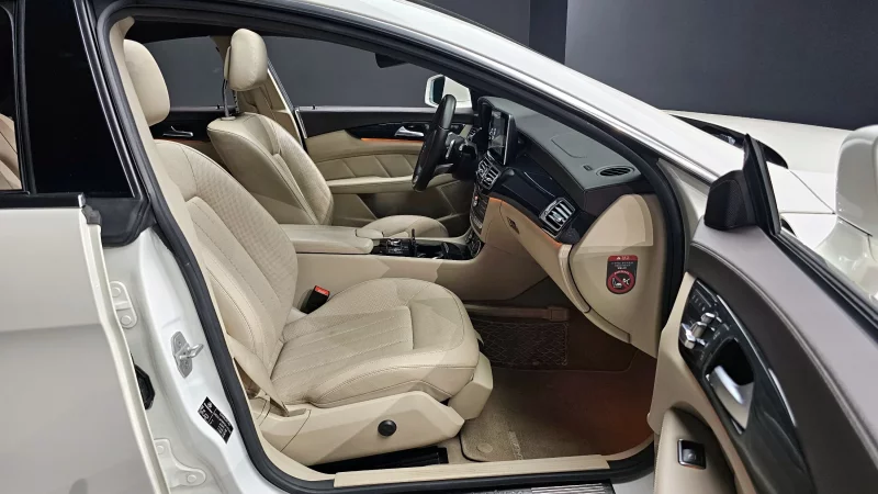 Mercedes-Benz CLS-Class