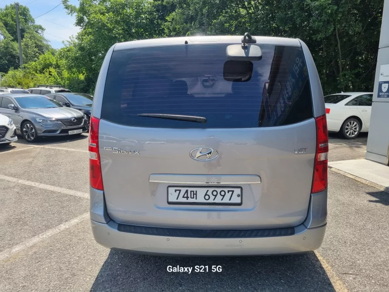Hyundai Starex