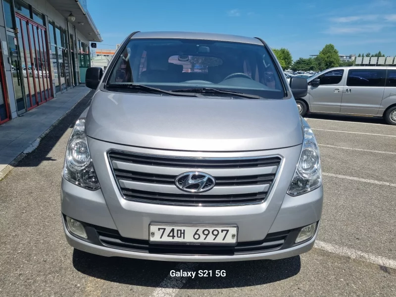 Hyundai Starex