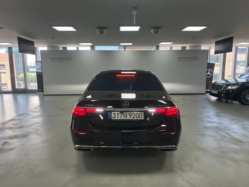 Mercedes-Benz S-Class