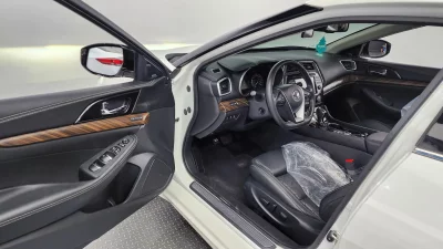 Nissan MAXIMA