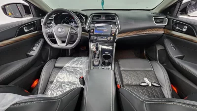 Nissan MAXIMA
