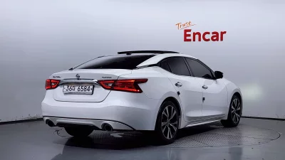 Nissan MAXIMA