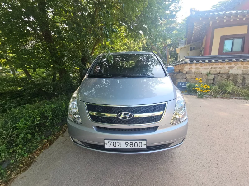 Hyundai Starex
