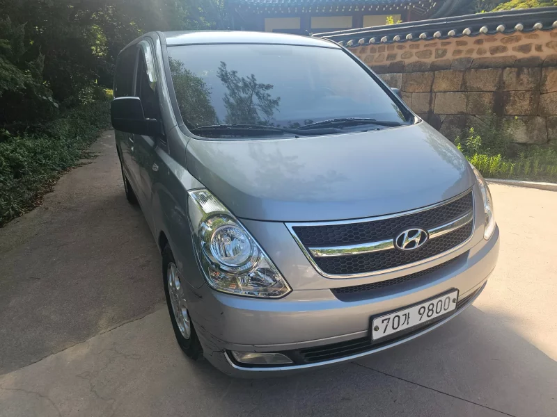 Hyundai Starex