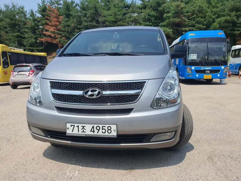 Hyundai Starex