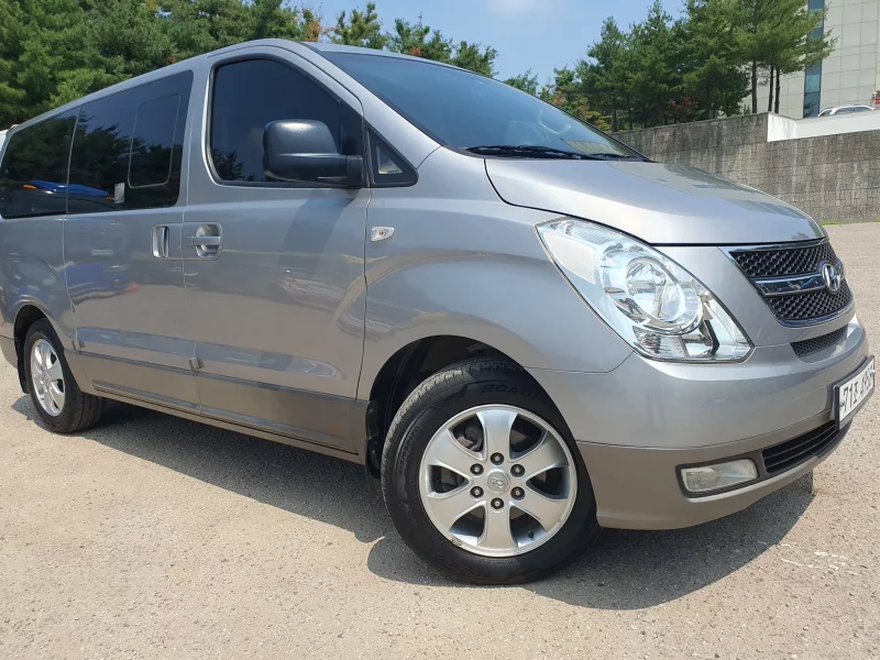 Hyundai Starex