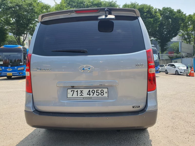 Hyundai Starex