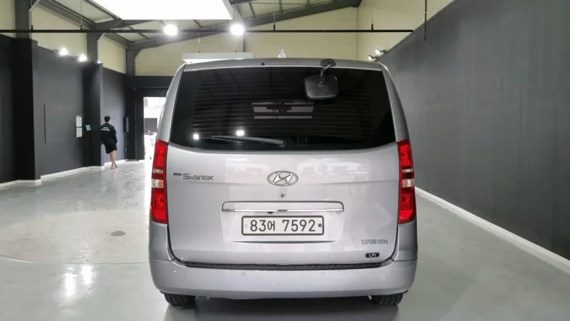 Hyundai Starex
