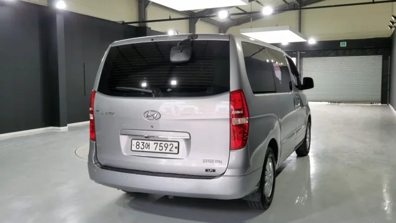 Hyundai Starex
