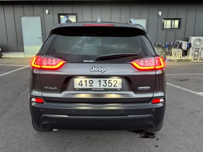 Jeep CHEROKEE