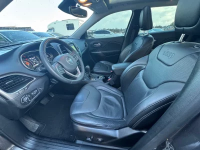 Jeep CHEROKEE